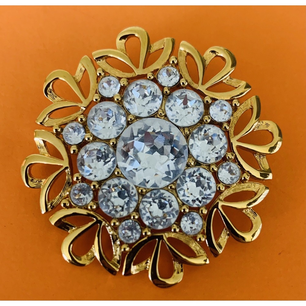 Vintage NAPIER Signed Brooch Goldtone Clear Crystal Rhinestones Round Lotus
